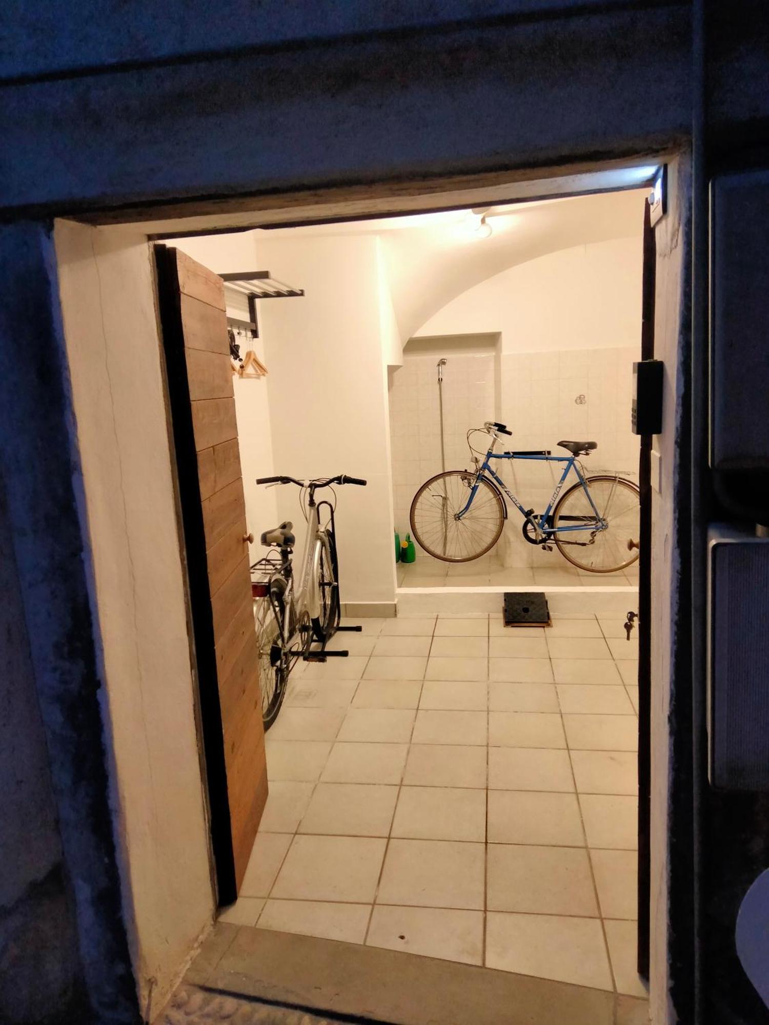 Casa Storta - Cycle Garage Con Biciclette Pisogne Exterior foto
